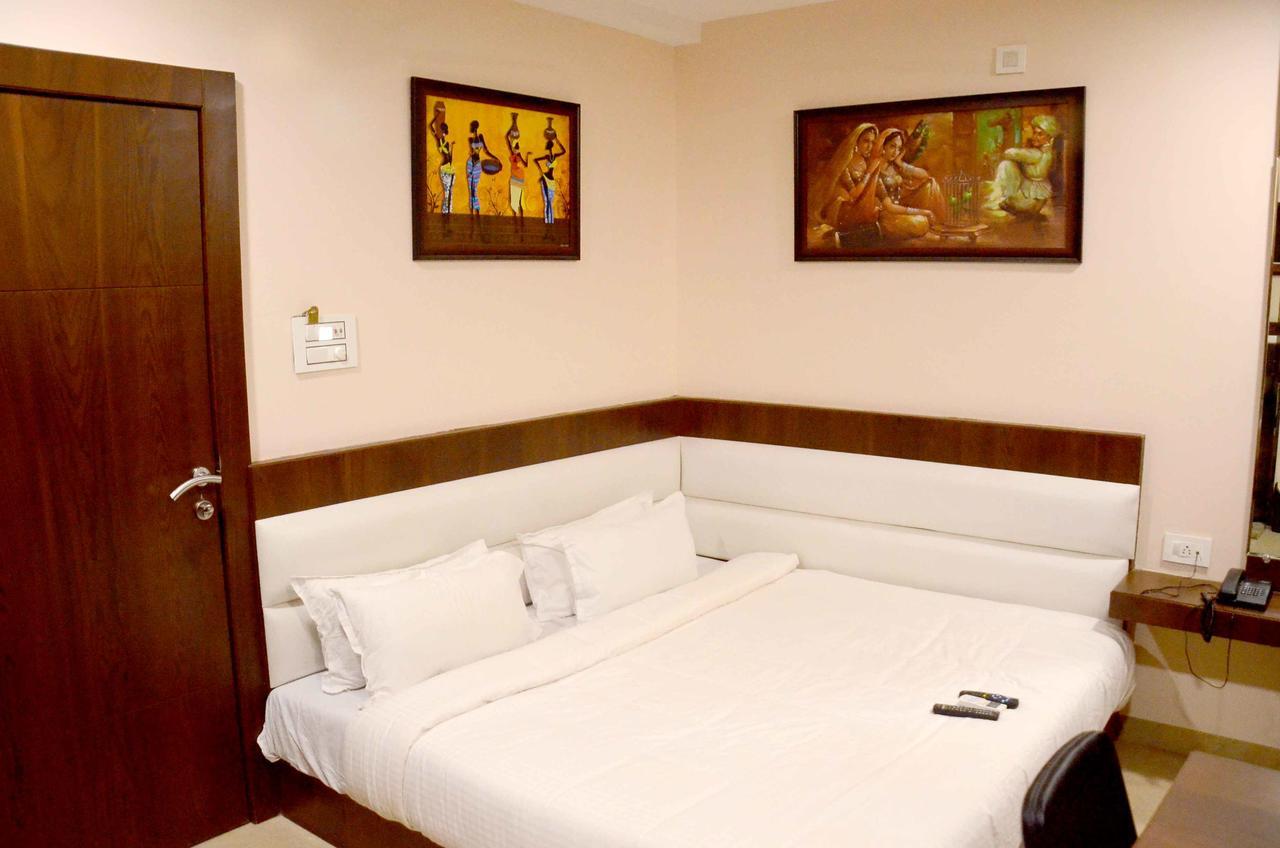 Hotel Shikhar Darshan Удджайн Екстер'єр фото