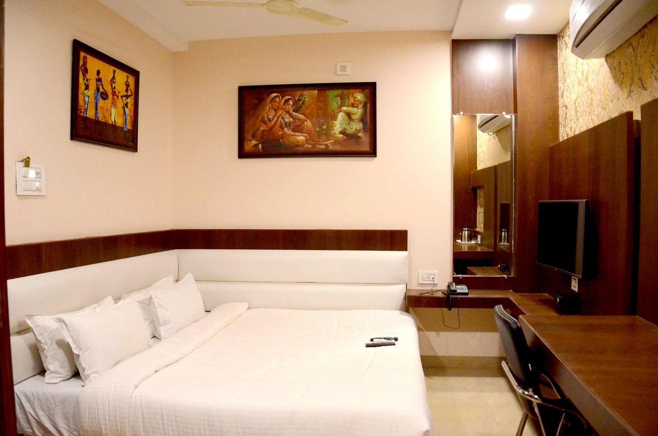 Hotel Shikhar Darshan Удджайн Екстер'єр фото
